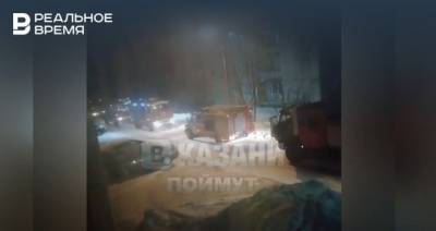 Десять татарстанцев эвакуировались из многоэтажки из-за горящего мусора