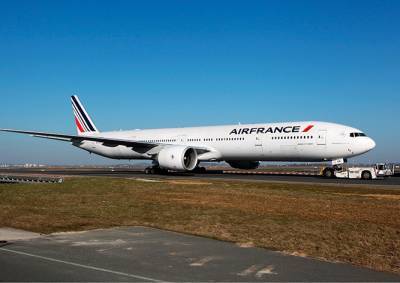 Самолет Air France экстренно сел в Кении из-за подозрительного предмета на борту
