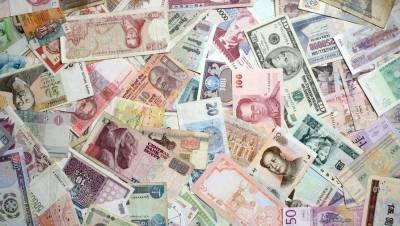 Эксперт назвал опасные для покупки валюты в 2021 году