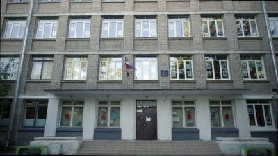 Из-за COVID-19 на карантин закрыты 47 классов в Петербурге