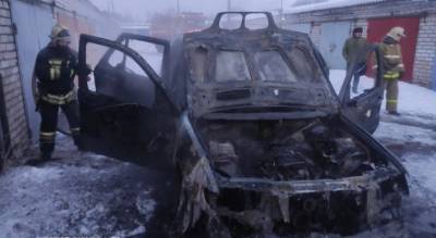 "Жить не хочу": в Ярославле у женщины заживо сгорел сын в BMW