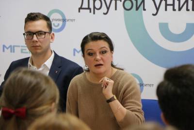 Депутат ЗакСа Петербурга Анастасия Мельникова назвала размер своей зарплаты