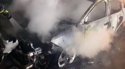Ночью в Киеве сожгли авто политтехнолога и журналиста Егорова, он связывает это с профессиональной деятельностью
