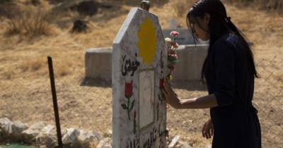 Жертвы кровавой резни "ИГИЛ": в Ираке похоронили более 100 убитых езидов