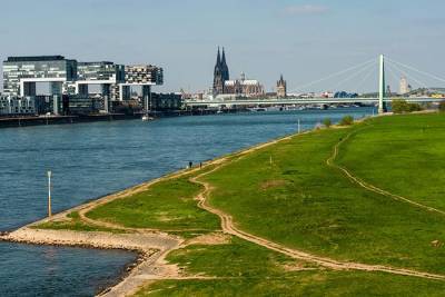 Навигация возле Кёльна остановлена из-за повышения уровня воды в Рейне