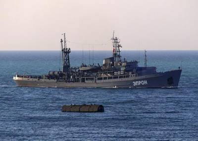 Черноморский флот провел учение по навигационной безопасности