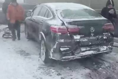 На трассе Екатеринбург — Челябинск произошло ДТП с двадцатью машинами