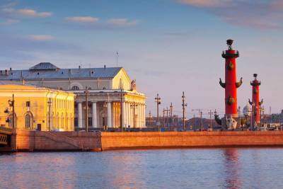 Падение иностранного турпотока в Петербург составило 82%, российского - почти 70%.