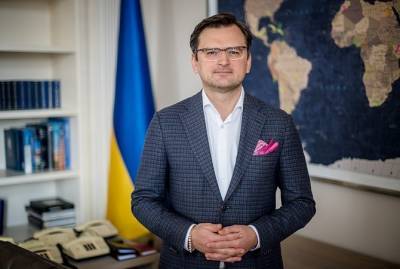 Кулеба анонсировал сюрприз ко Дню независимости Украины: привезут "кое-что" из-за границы