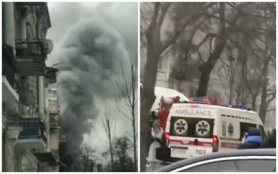 Центр Киева в дыму, мощный пожар охватил историческое здание: кадры с места происшествия