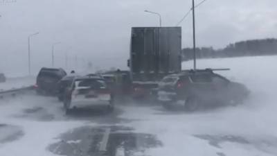 19 легковых машин и один грузовик: на Челябинском тракте произошло массовое ДТП