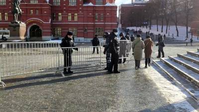 В Москве на Манежной площади установили ограждения