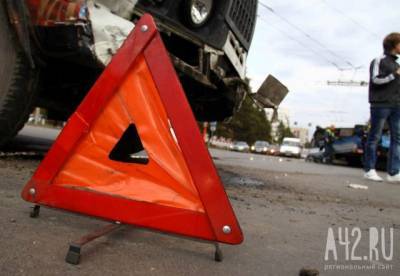 На трассе в Свердловской области столкнулись 20 автомобилей