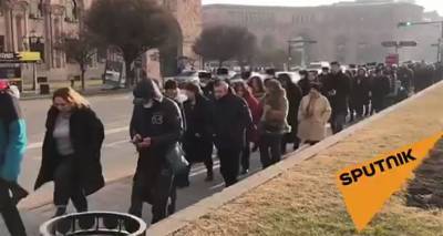 Акция протеста в Ереване: участники требуют освободить политзаключенных - видео