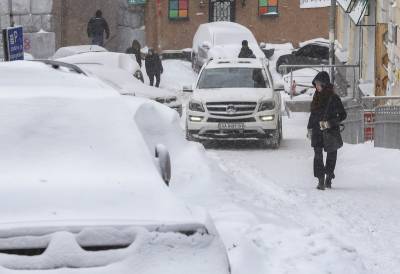 Украинцев из-за плохой погоды попросили не выходить из дома