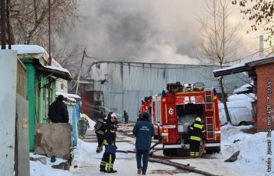 На московском складе произошел пожар на площади 1 тыс. кв. метров