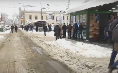 Желтый уровень опасности: в ГосЧС предупредили о гололеде и перебоях со светом – какие области накроет