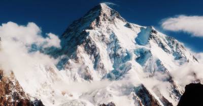 Спасатели ищут группу альпинистов, которые пропали на второй по высоте горе в мире