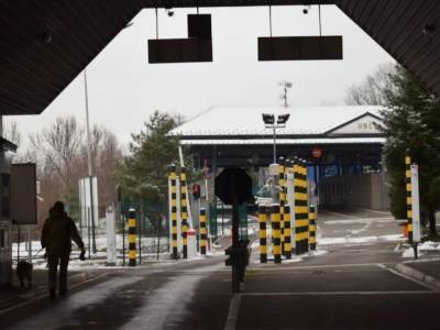 На границе с Словакией задержали трех нелегальных мигрантов – Госпогранслужба