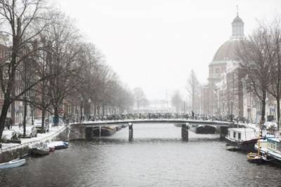 Непогода нарушила движение транспорта в Нидерландах