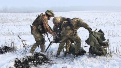 Вражеский снайпер ранил украинского бойца на Донбассе