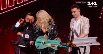 "Голос країни-11": MONATIK и DOROFEEVA ошеломили импровизацией на сцене вместе с участником