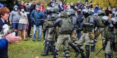 Белорусская оппозиция подает в суды Чехии, Польши и Литвы на силовиков, которые жестко задерживали людей во время протестов