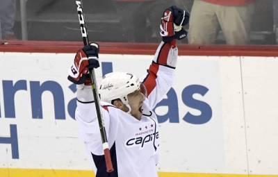Овечкин вышел на седьмое место в списке лучших снайперов НХЛ