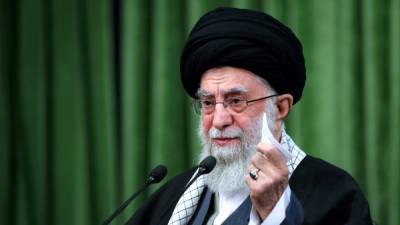 Хаменеи: если США снимут санкции, Иран может вернуться к ядерной сделке