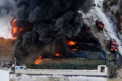 Страховщики оценили ущерб от пожара на складе в Красноярске