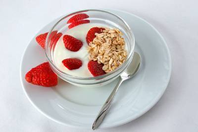 Диетологи раскрыли последствия поедания йогуртов каждый день