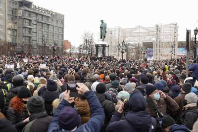 Эксперты: акции протеста в поддержку Навального стали главным событием месяца