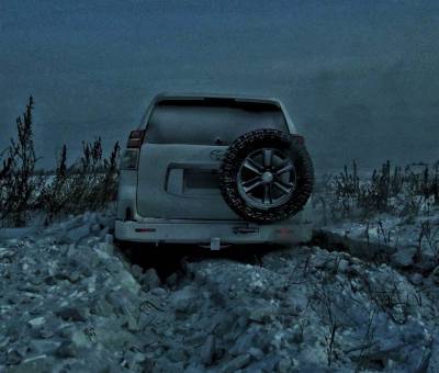 На севере Ульяновска мужчина за рулём иномарки оказался в снежном плену. На помощь пришли спасатели