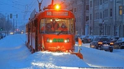 В Германии из-за снегопадов пострадали 9 человек