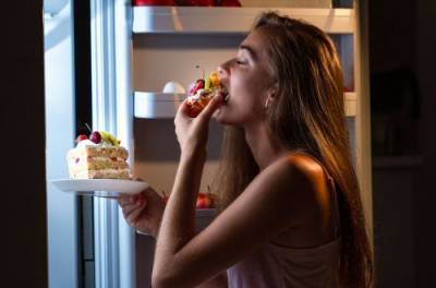 Диетолог развенчал известный миф о вреде питания перед сном