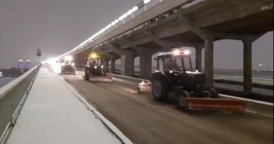 Снегопад в Киеве: власти вывели на улицы почти 350 единиц спецтехники (ФОТО)