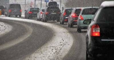 Из-за снегопада Киев сковали пробки