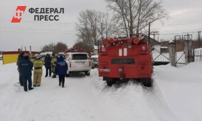 Четырех жителей Алтай убило упавшим с крыши снегом