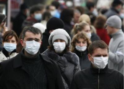 Не раньше лета: вирусологи рассказали, когда россияне смогут перестать носить маски
