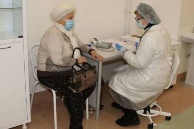 Пожилые жители Серпухова продолжили вакцинироваться от COVID-19