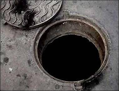 11-летний житель Пыть-Яха провалился в открытый канализационный колодец