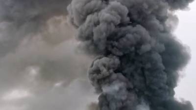 Пожарные потушили возгорание в 23-этажном офисном здании в Екатеринбурге