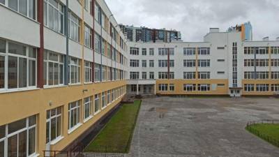 Школы Москвы и Подмосковья проверили после сообщения об угрозе взрыва в соцсети
