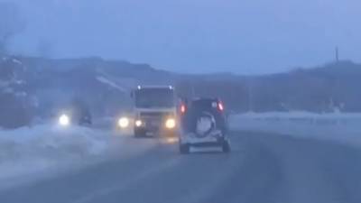 Странные маневры сахалинского водителя перед смертью попали на видео - vesti.ru - район Сахалина