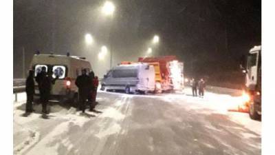На Ривненщине столкнулись маршрутка и снегоочистительная машина, пострадали три человека