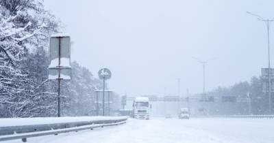 Из-за снегопада в Киев сегодня не будут пускать фуры