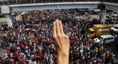 В Мьянме проходят протесты против переворота и в поддержку Су Чжи