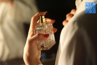 Роспотребнадзор проведет горячую линию по вопросам качества и безопасности парфюмерно-косметической продукции