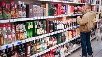 Крепкий алкоголь предлагают выставить из продуктовых магазинов