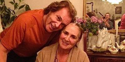 Звезда 70-х. Жена певца Энгельберта Хампердинка умерла от коронавируса